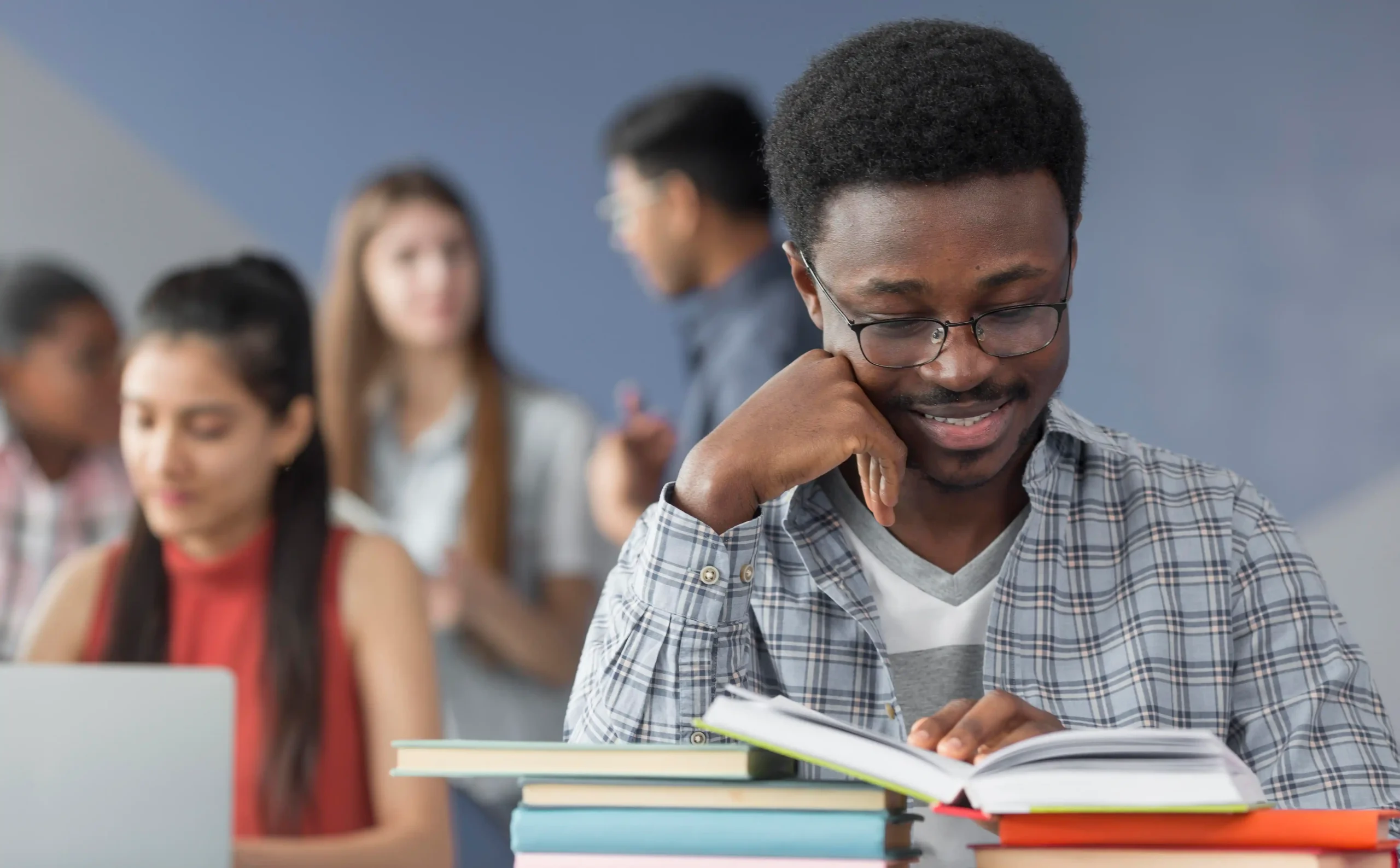 Jeunes étudiants Nexoria